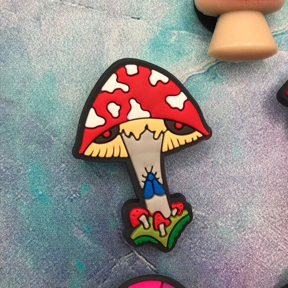 Mushroom Shoe Charm Set - Picture 3 of 7